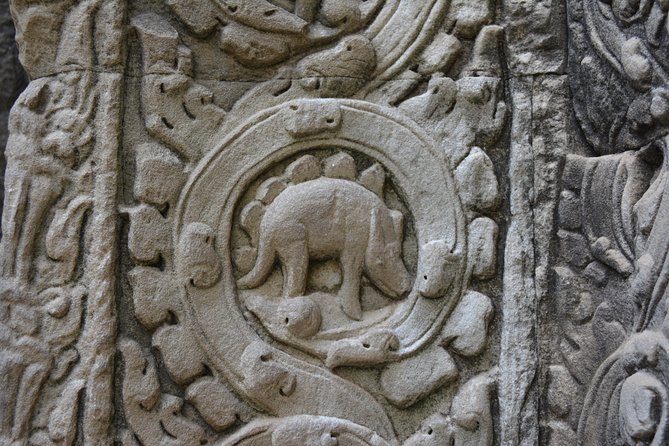 2-Day Angkor Wat Tour from Bangkok - Day one: Bangkok to Poi Pet