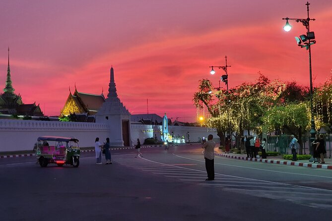 2 Hour Electric Tuk Tuk Cultural Tour of Bangkok - Pak Khlong Talat brings color and daily life
