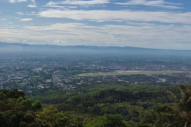 4 highlights: Sticky Waterfall/Elephants/local market /Wat Banden - Elephants and what to expect from this stop