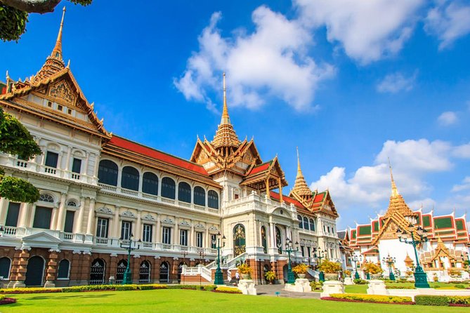 Amazing Bangkok Tour with Grand Palace, Emerald Buddha & Wat Arun - A fast route through Bangkok’s grandest sights