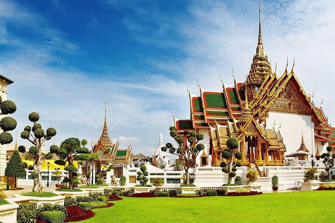 Amazing Bangkok Tour with Grand Palace, Emerald Buddha & Wat Arun - Crossing the Chao Phraya to Wat Arun
