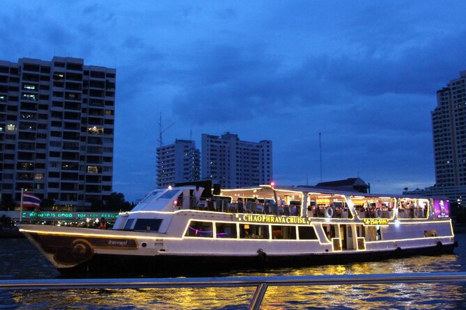 Amazing Chaophraya Dinner Cruise Experience - A two-hour ride along the Chao Phraya