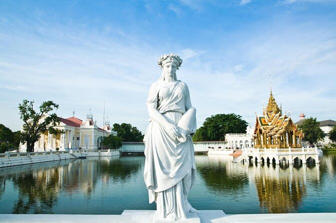 Ancient City Ayutthaya Private Guided Day Tour - Wat Mahathat and the Buddha head in the roots
