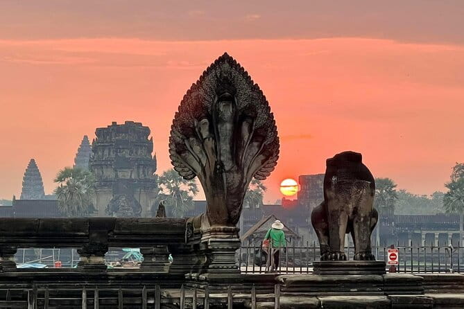 Angkor Wat 2-Day Tour from Bangkok - The road to Siem Reap and the afternoon on Tonle Sap