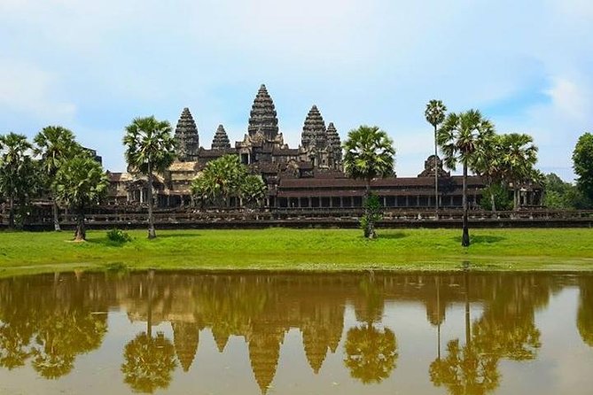 Angkor Wat 3-Day Tour from Bangkok - Chong Kneas Floating Village before sunset