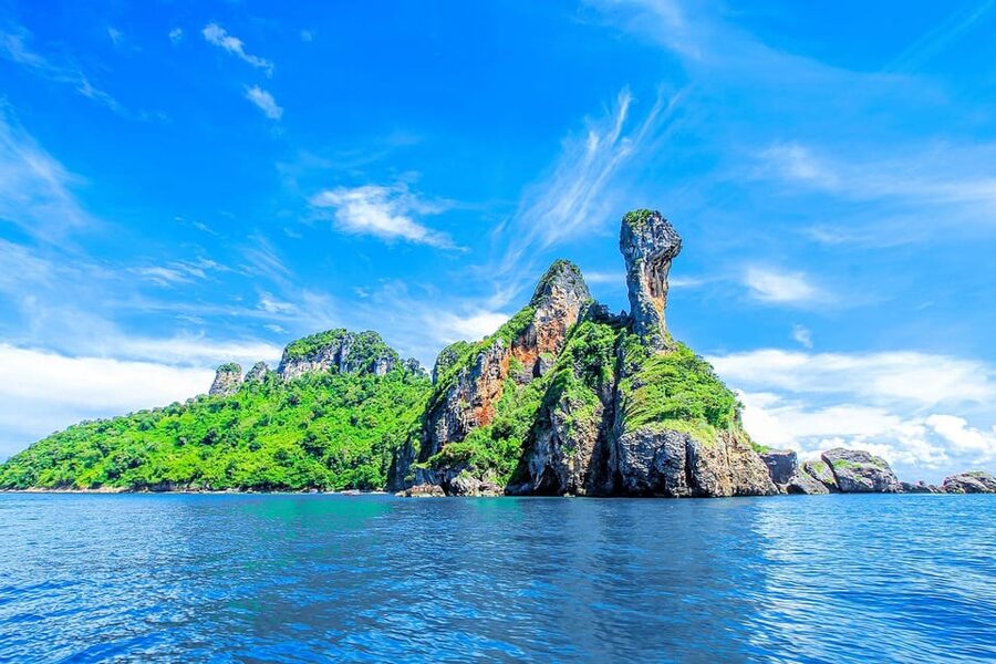 Ao Nang: 4 Islands Day Tour by Speedboat or Longtail Boat - Choosing between the speedboat and longtail boat