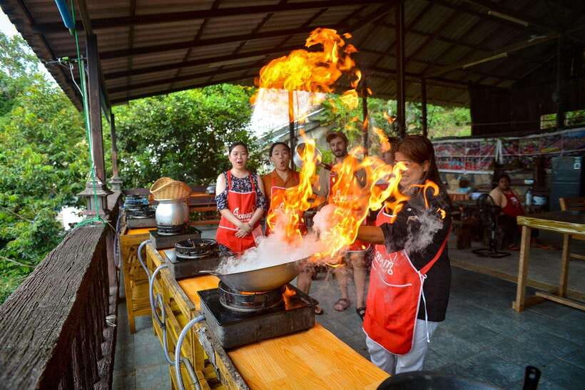 Ao Nang: Half-Day Thai Cooking Class Krabi Province - What you cook during the morning, afternoon, or dinner class