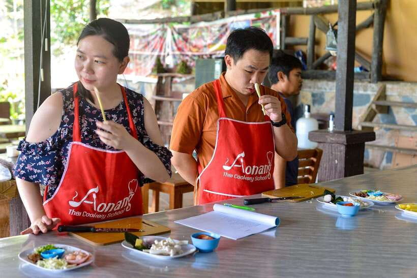 Ao Nang: Half-Day Thai Cooking Class Krabi Province - What the class is like for different types of cooks
