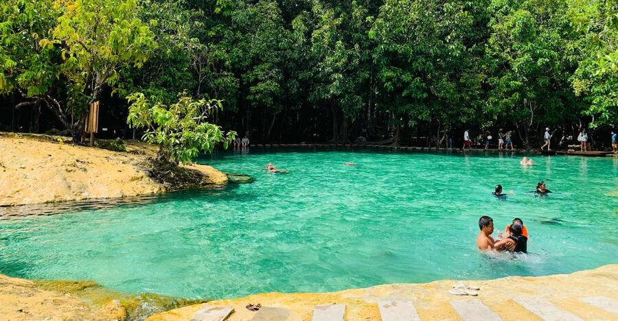 Ao Nang: Hot Spring, Emerald Pool & Tiger Cave Temple Tour - Rain, crowds, and the best expectations