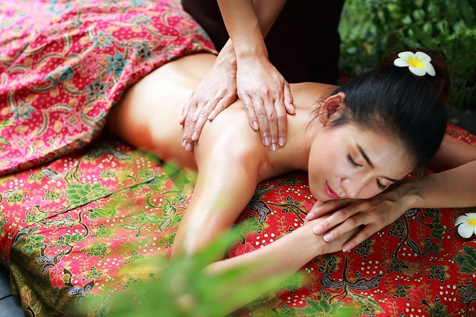 Aromatherpy Oil Massage at award winning Fah Lanna Spa - Old City Branch - What the aromatherapy massage is really like