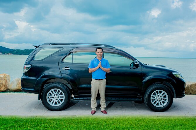 Arrival Private Airport Transfer : Bangkok Airport to Hotel in Bangkok - Finding the representative at Gate 4