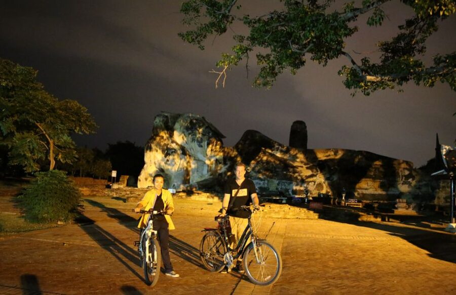 Ayutthaya: 3-Hour Sunset Ride Bike Excursion - Illuminated royal temples and Wat Phra Si Sanphet