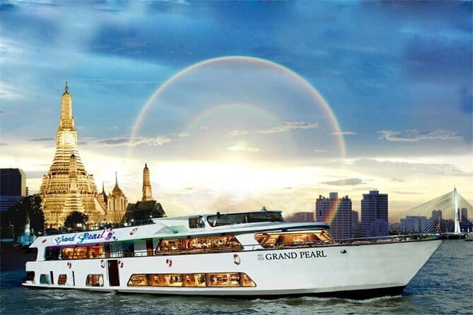 Ayutthaya, Damnoen Floating & Maeklong Railway Market Day Tour - The guide and the pace of the day