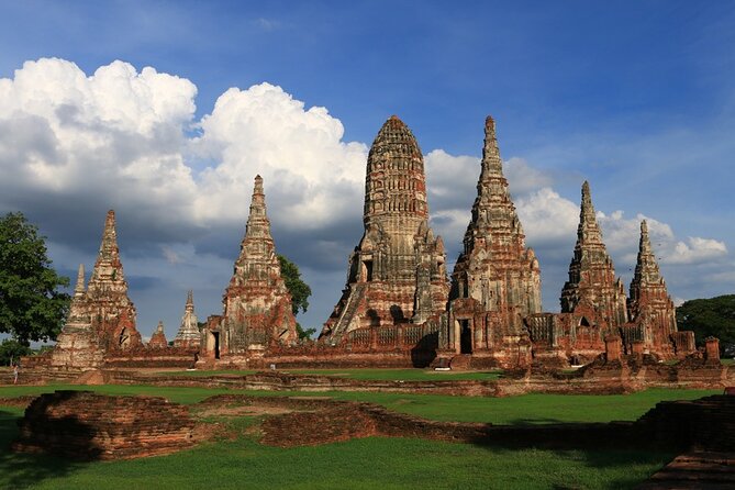 Ayutthaya Day Tour from Bangkok Private - The 8 a.m. hotel pickup and road to the old capital