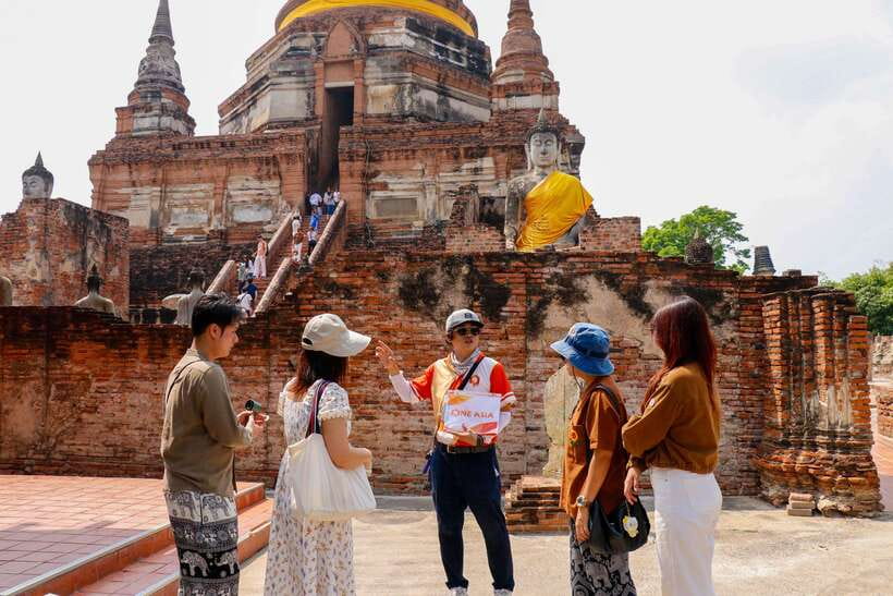 Ayutthaya One Day: Famous Temples & Bang Pa-In Palace Tour - Wat Chaiwatthanaram and Khmer-style towers
