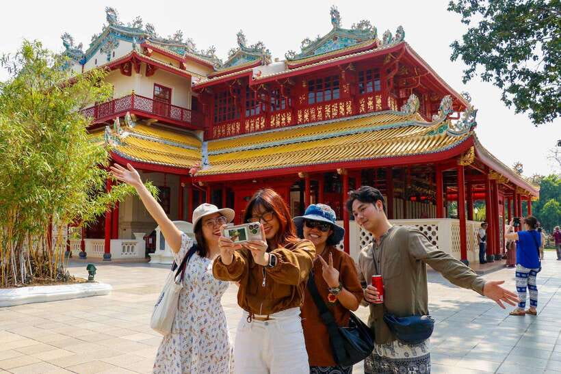 Ayutthaya One Day: Famous Temples & Bang Pa-In Palace Tour - Guide quality makes the difference