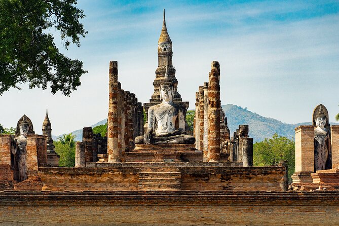 Ayutthaya Sunset Boat Ride & Famous Attraction From Bangkok - Wat Chaiwatthanaram in the afternoon light