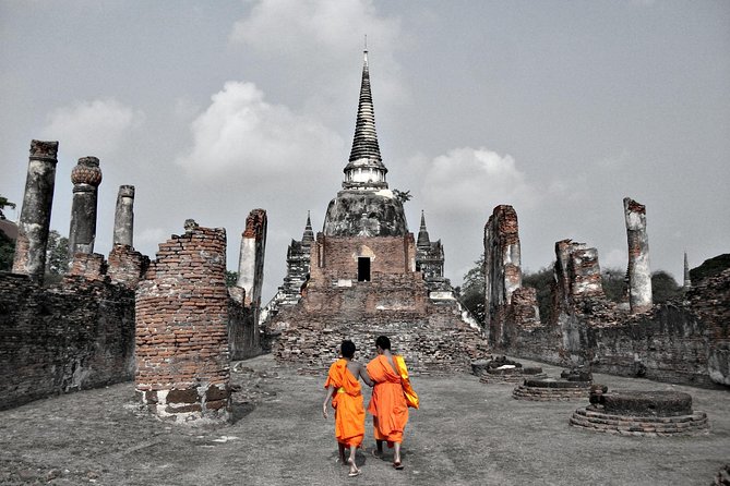 Ayutthaya Sunset Tour: Iconic Temples & Scenic River Boat Ride - Guides, transport, and the human side of the tour