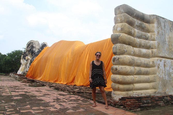 Ayutthaya Sunset Tour: UNESCO Temples & Peaceful River Cruise - Wat Yai Chai Mongkol and its reclining Buddha