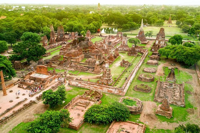Ayutthaya Temples and River Cruise from Bangkok - Wihan Phra Mongkhon Bophit and the large bronze Buddha