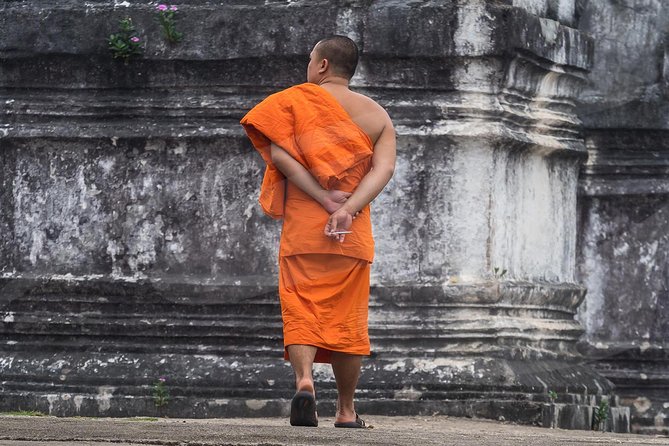 Ayutthaya Temples and River Cruise from Bangkok - What the guide adds to the ruins