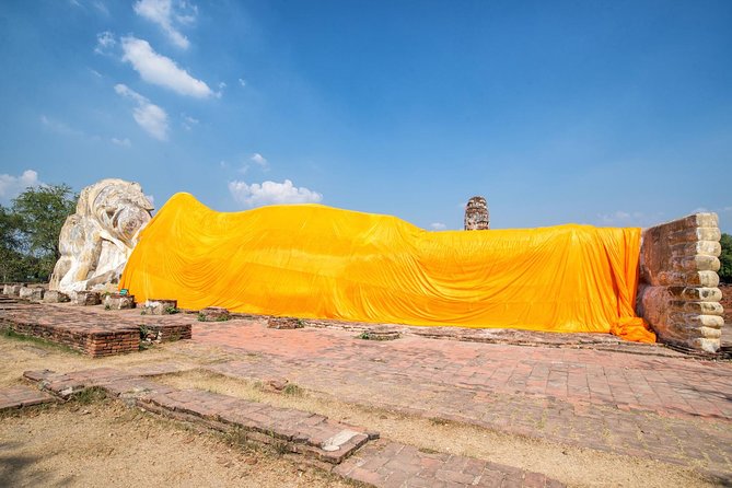 Ayutthaya Temples Tour from Bangkok with Grand Pearl River Cruise - Wat Mahathat and the famous Buddha head