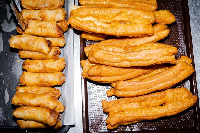 Baba Tastes Phuket Food Tour with 15+ Tastings - The first hour: finding Phuket’s local food rhythm