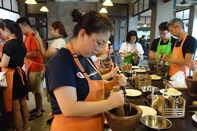 Baipai Thai Cooking School Class in Bangkok - Booking details that affect your plans
