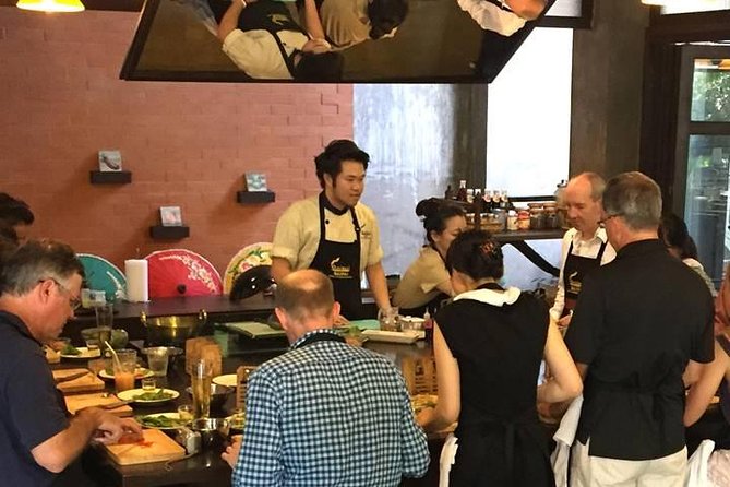 Baipai Thai Cooking School Class in Bangkok - The garden introduction and Thai ingredients
