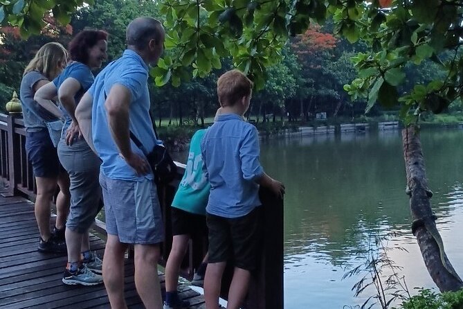 Bamboo Bicycle Tour in twilight: watch dancing Fireflies in Bangkok - Picking up a bicycle near Wat Khlong Toei Nok