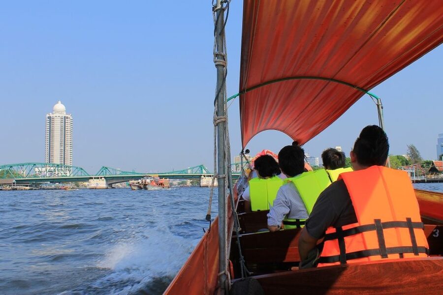 Bangkok: 2-Hour Canal Tour by Teak Boat - What the guide adds