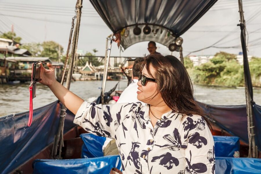 Bangkok: 2-Hour Canal Tour by Teak Boat - Who should book this boat trip?