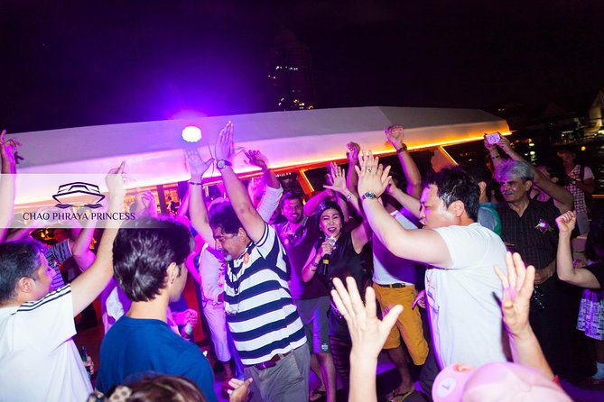 Bangkok: 2-Hour Dinner Cruise on the Chao Phraya Princess - Is the cruise romantic or crowded?