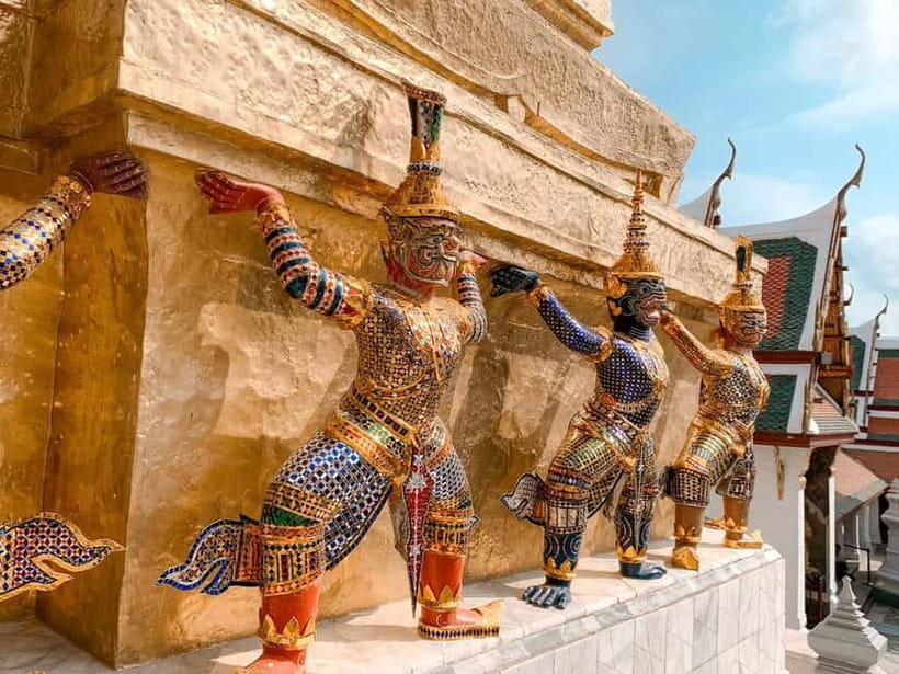 Bangkok: 2 Hours Grand Palace & Wat Pho Private Tour - A short stop at Tha Tian Pier