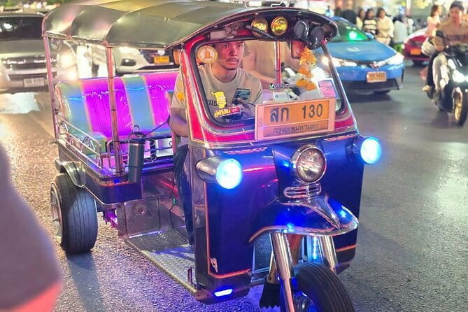 Bangkok: A 4 Hours Tuk Tuk Sightseeing Tour At Iconic Landmarks - Wat Arun, the Temple of Dawn, from the river