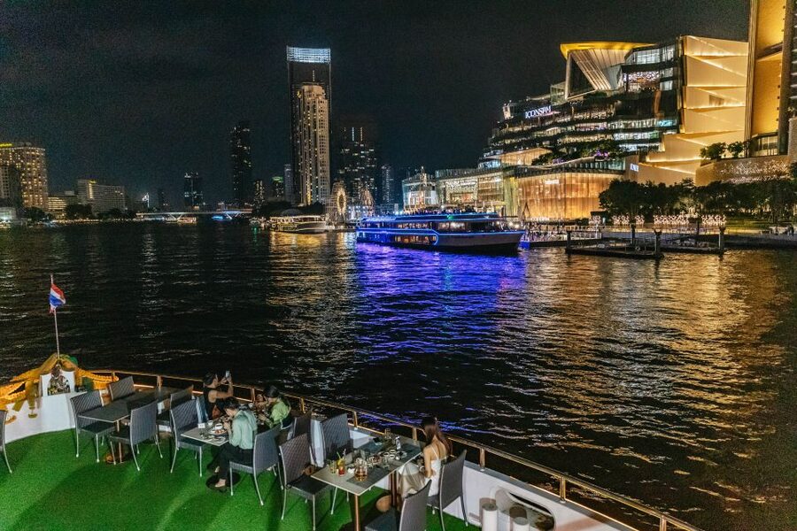 Bangkok: Alangka Luxury Buffet Dinner Cruise With Live Music - Key things to know before booking