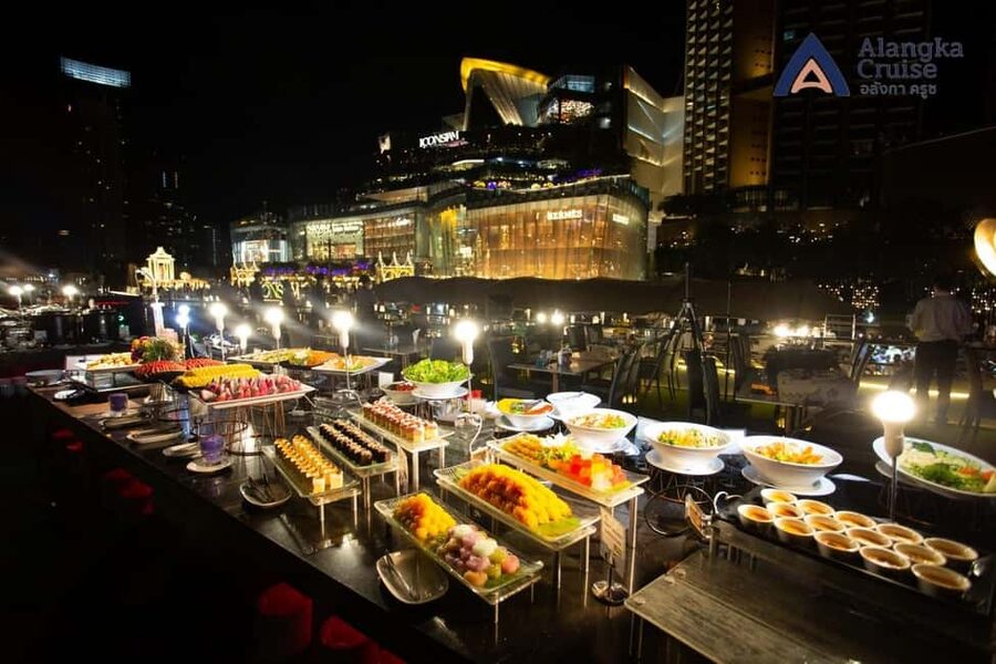 Bangkok: Alangka Luxury Cruise with Buffet and Live Music - Thai dance, music, and the onboard mood