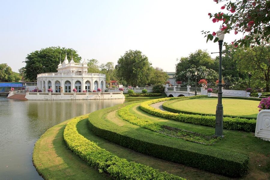 Bangkok: Audio guides for Bangkok, Ayutthaya & Chiang Mai - Who should book this experience?