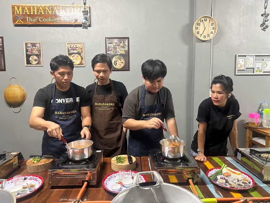 Bangkok: Authentic Thai Cooking Class with Local Host - Why the small group improves the class