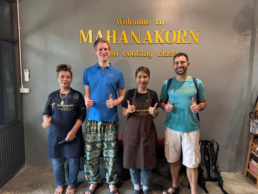 Bangkok: Authentic Thai Cooking Class with Local Host - Pairing the class with Wat Pak Nam
