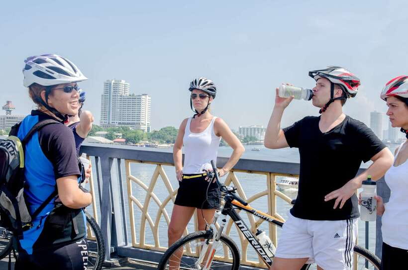 Bangkok: Backstreets and Historic Temples Bike Tour - Bikes, safety, and the physical demands
