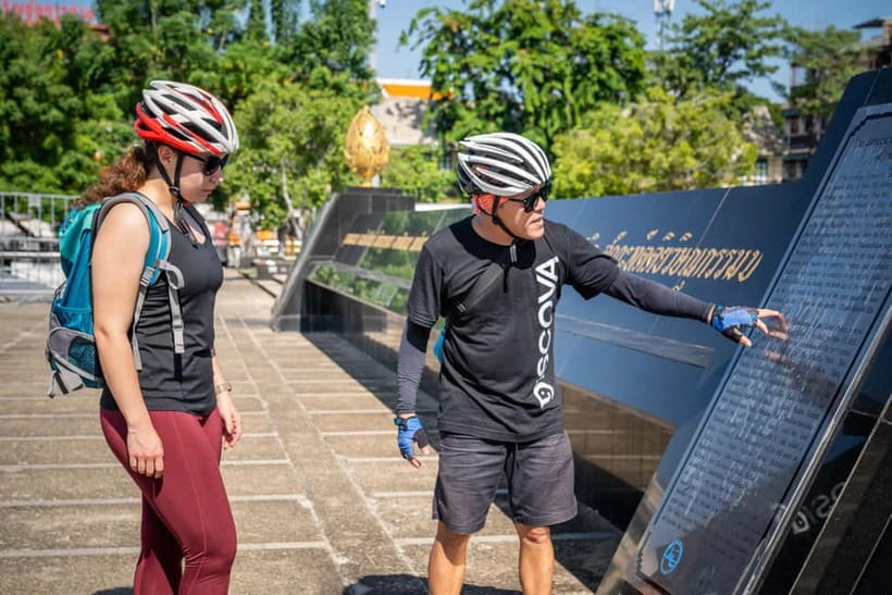 Bangkok: Backstreets and Historic Temples Bike Tour - Bangkok Noi by canal and alley
