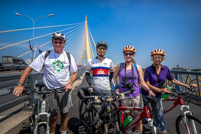 Bangkok: Backstreets and Temple Historic Bike Tour - What this four-hour ride is really about
