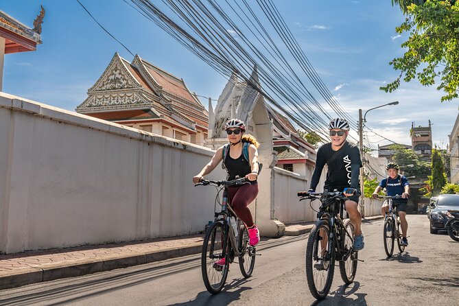Bangkok: Backstreets and Temple Historic Bike Tour - Rama VIII Bridge and the first broad city views