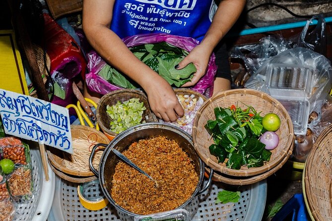 Bangkok: Backstreets Food Tour with 15+ Tastings - Slow-braised pork and the Chinese influence on Thai food