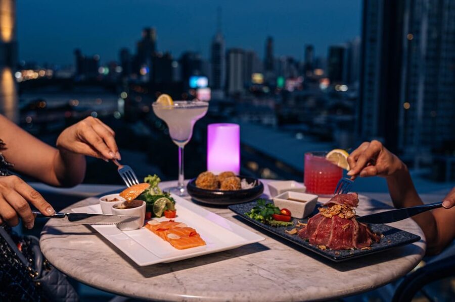 Bangkok: Barracuda Rooftop Bar Akara Hotel - A 90-minute evening, from sunset to city lights