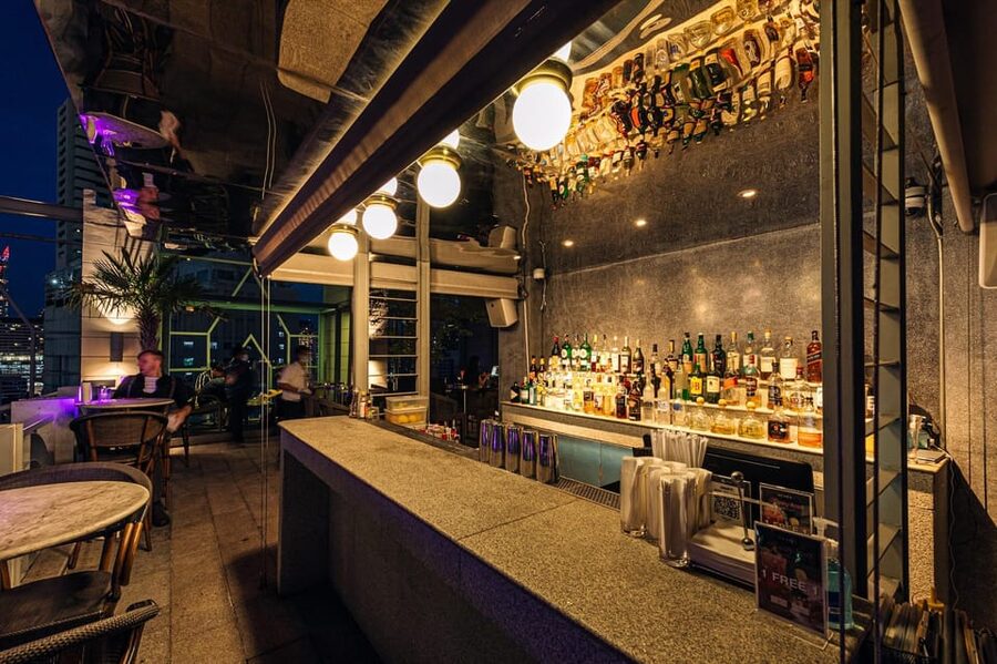 Bangkok: Barracuda Rooftop Bar Akara Hotel - Who will enjoy Barracuda Rooftop Bar?