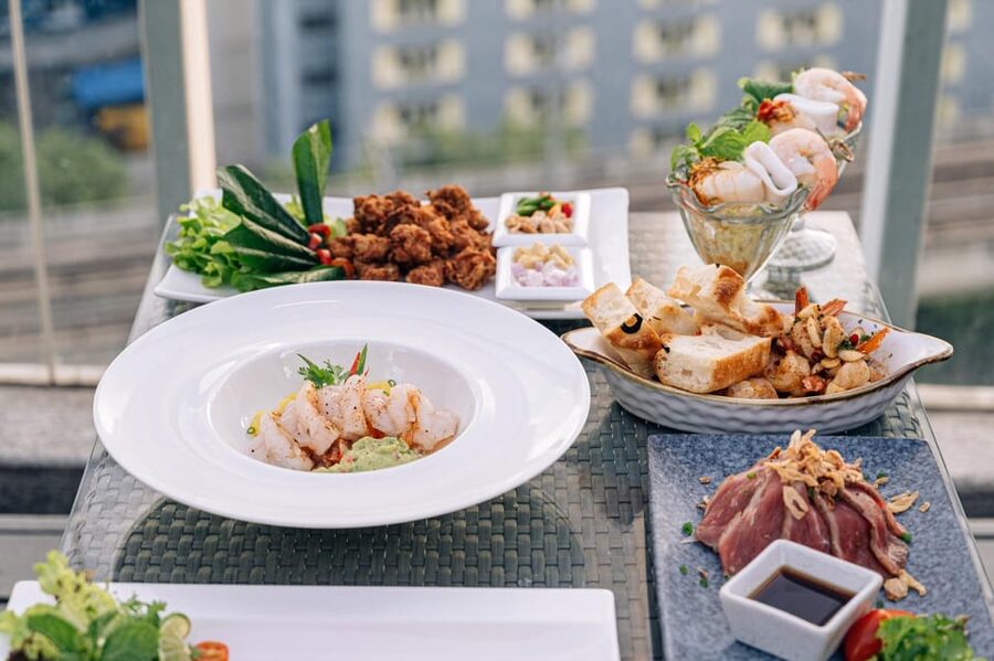 Bangkok: Barracuda Rooftop Bar Akara Hotel - Should you book this rooftop experience?