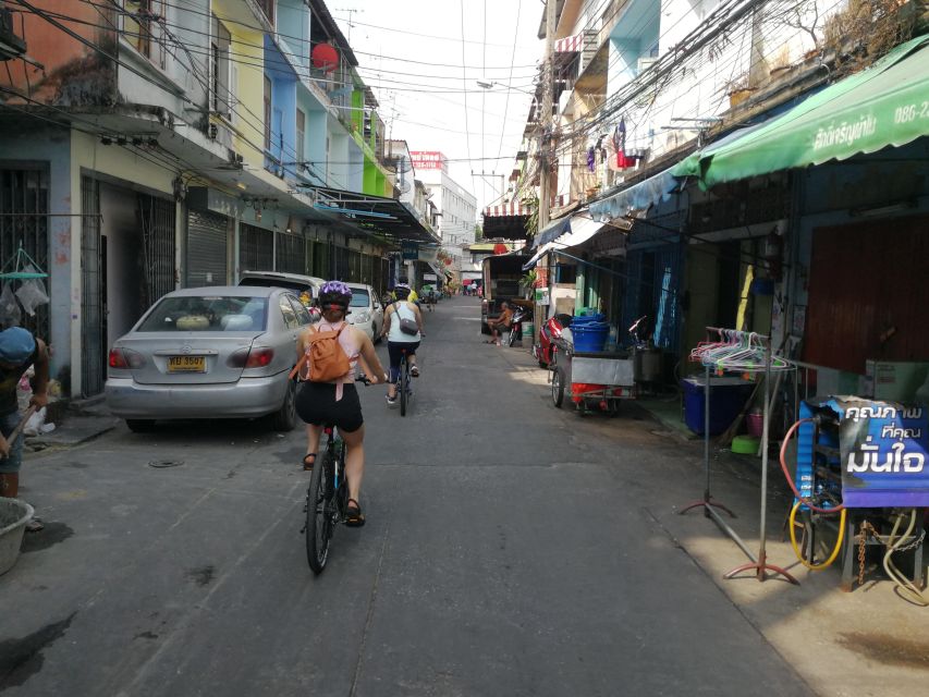 Bangkok: Bike and Canal Boat Tour with Lunch - Wat Paknam Phasi Charoen and the giant Buddha