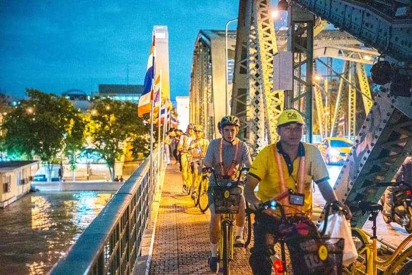 Bangkok by Night Cycling Tour with Street-food Meal - Why Bangkok is better on two wheels after sunset